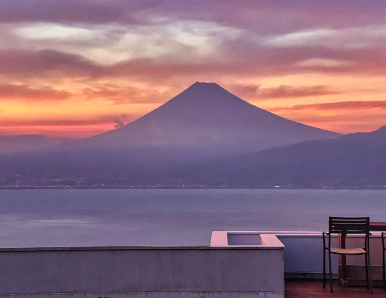 【富士山が見えるグランピング】毎日発信しています♪